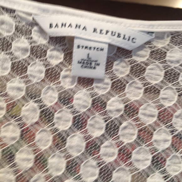 Banana Republic cream lace cap sleeve top. - Picture 2 of 2